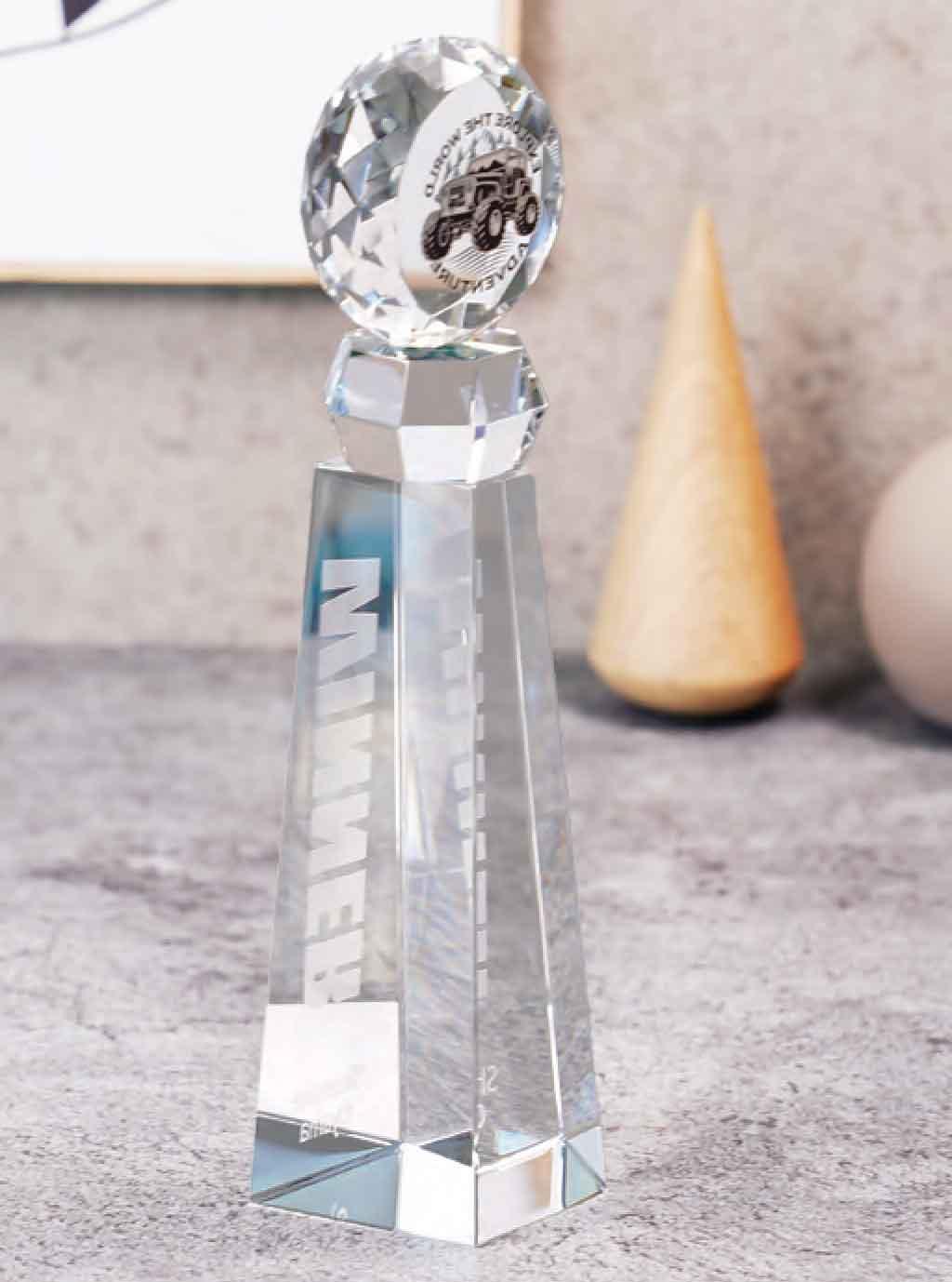 セミオーダークリスタルトロフィー(CMYR520)
